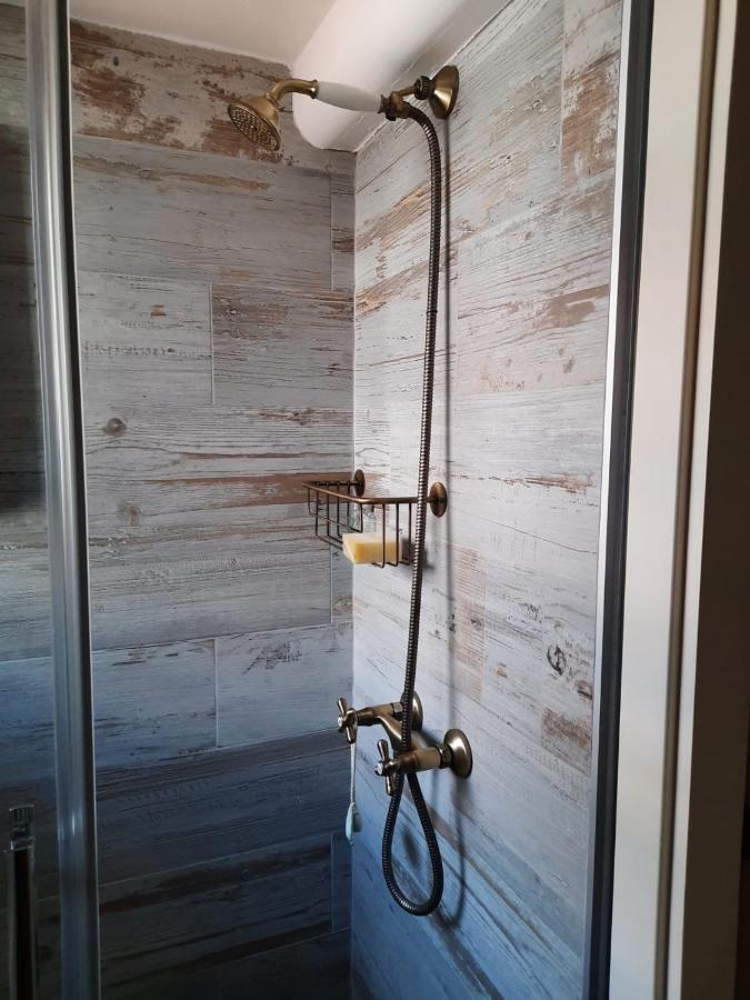 Un Apartamento Vacacional Con Detalles De Un Hogar Mairena del Aljarafe Extérieur photo