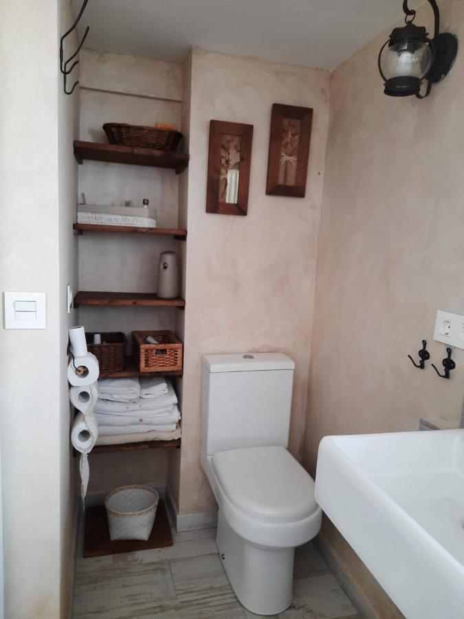 Un Apartamento Vacacional Con Detalles De Un Hogar Mairena del Aljarafe Extérieur photo