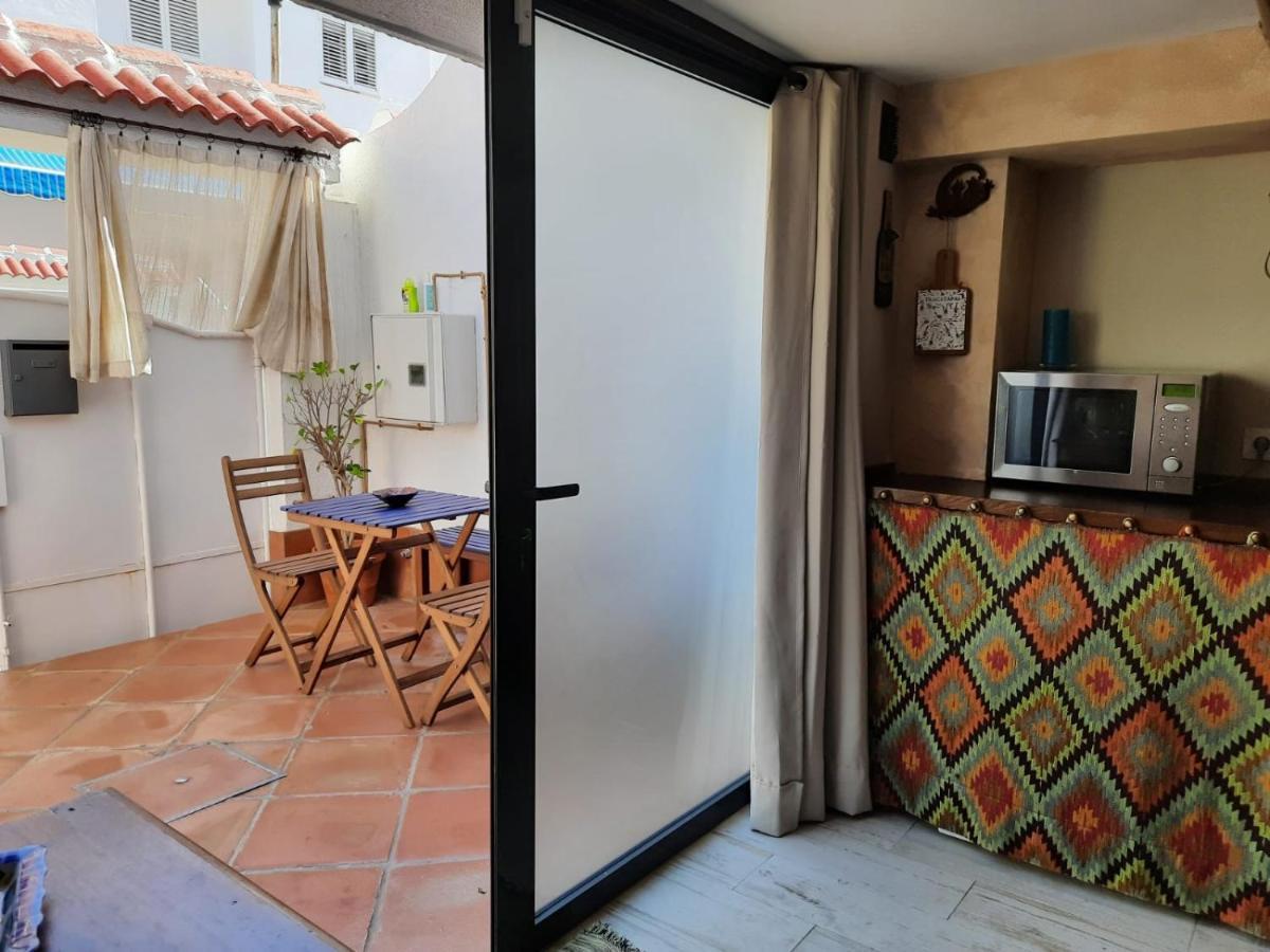 Un Apartamento Vacacional Con Detalles De Un Hogar Mairena del Aljarafe Extérieur photo