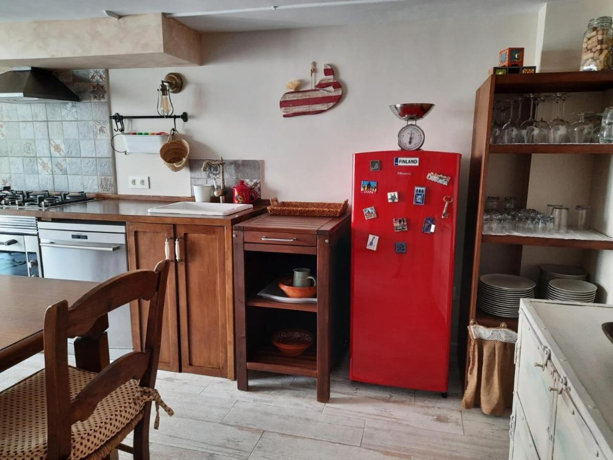Un Apartamento Vacacional Con Detalles De Un Hogar Mairena del Aljarafe Extérieur photo